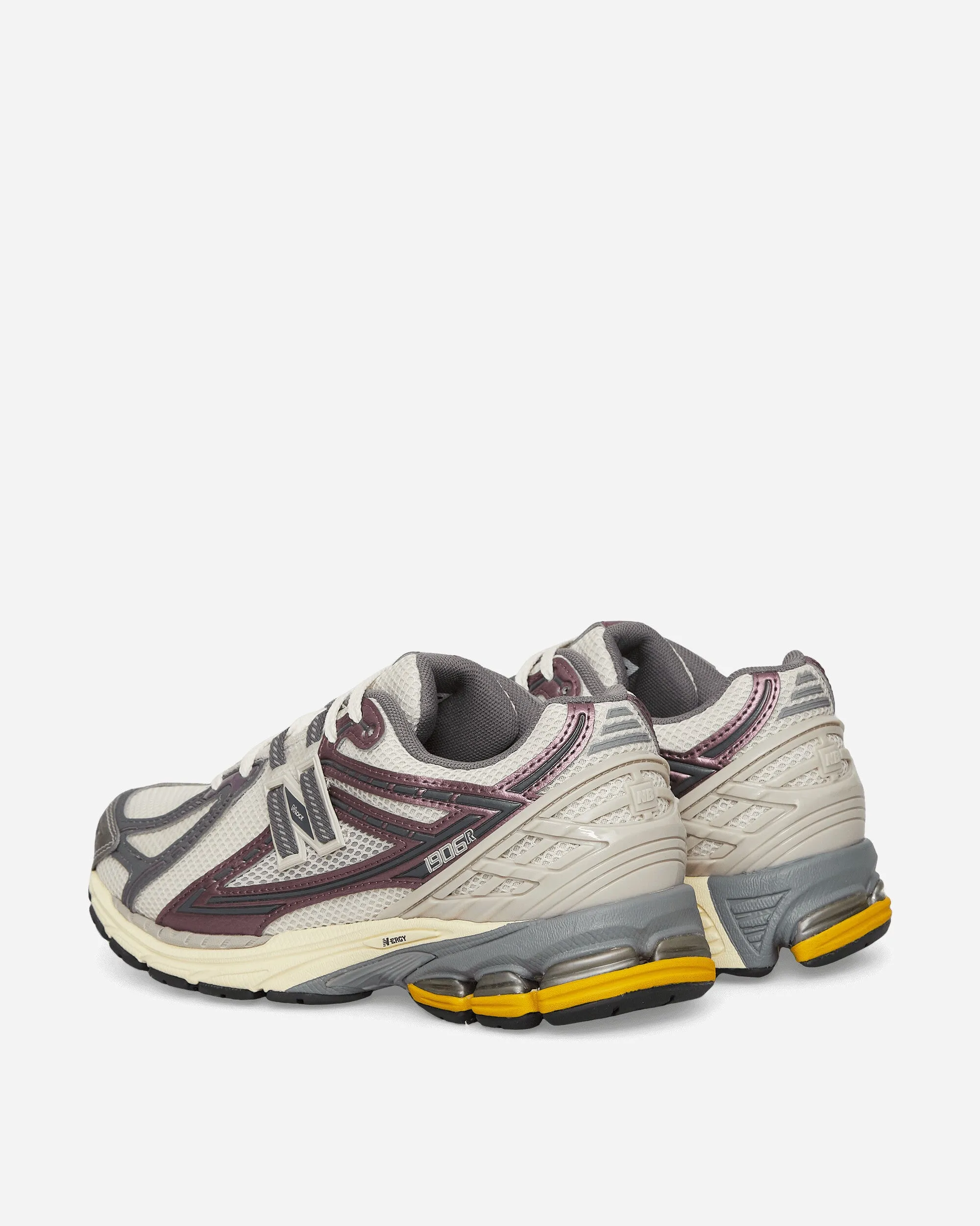 1906R Sneakers Réglisse / Rayon de lune / Castlerock