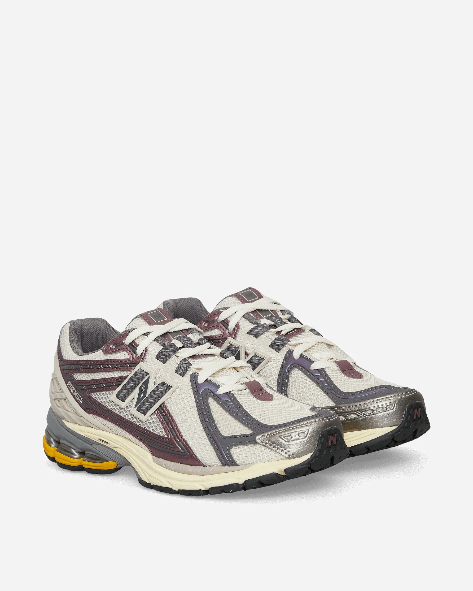 1906R Sneakers Réglisse / Rayon de lune / Castlerock