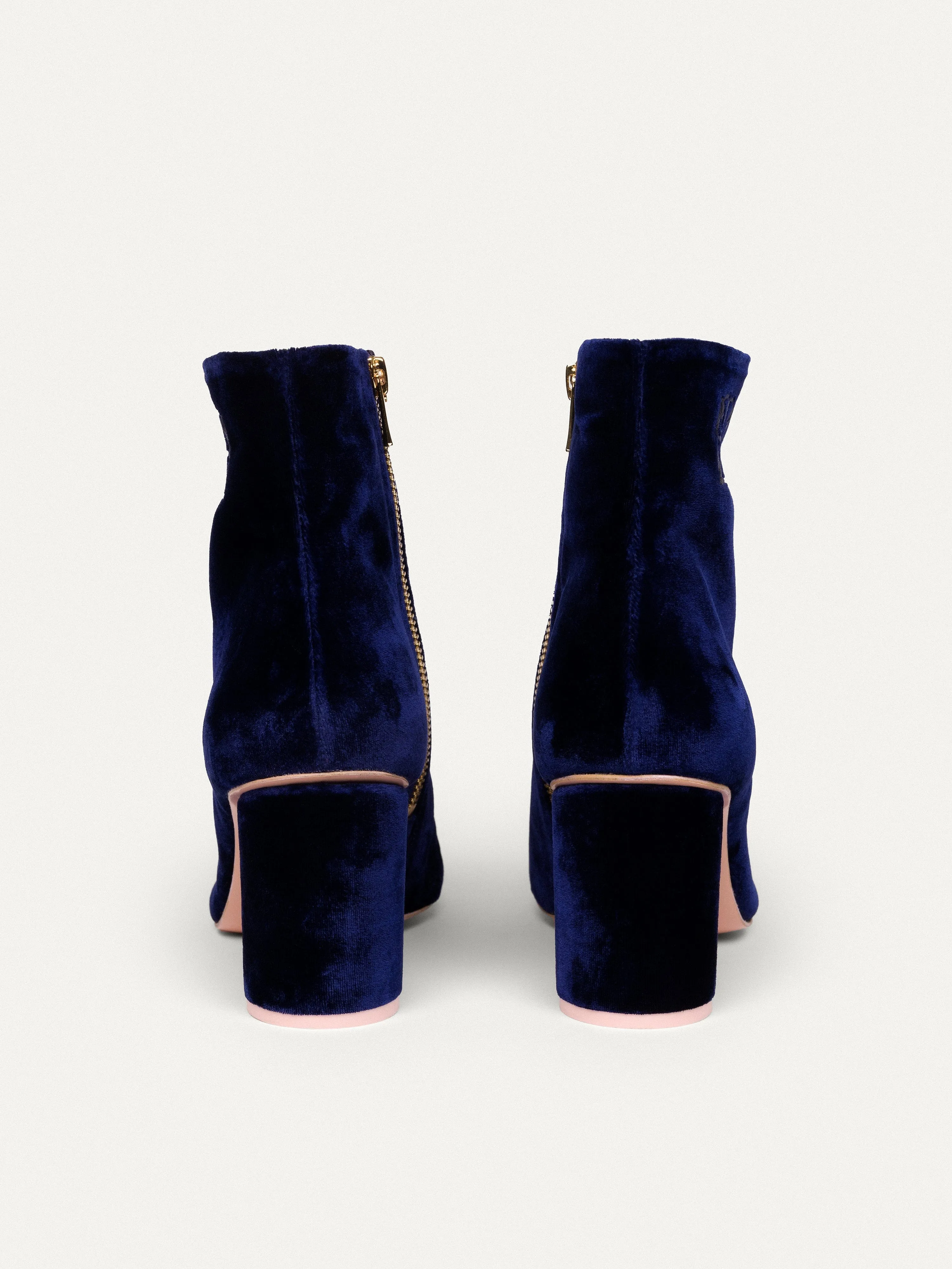 18h Expo à la Galerie Vegan Velvet Bottines à Talons | Bleu Minuit