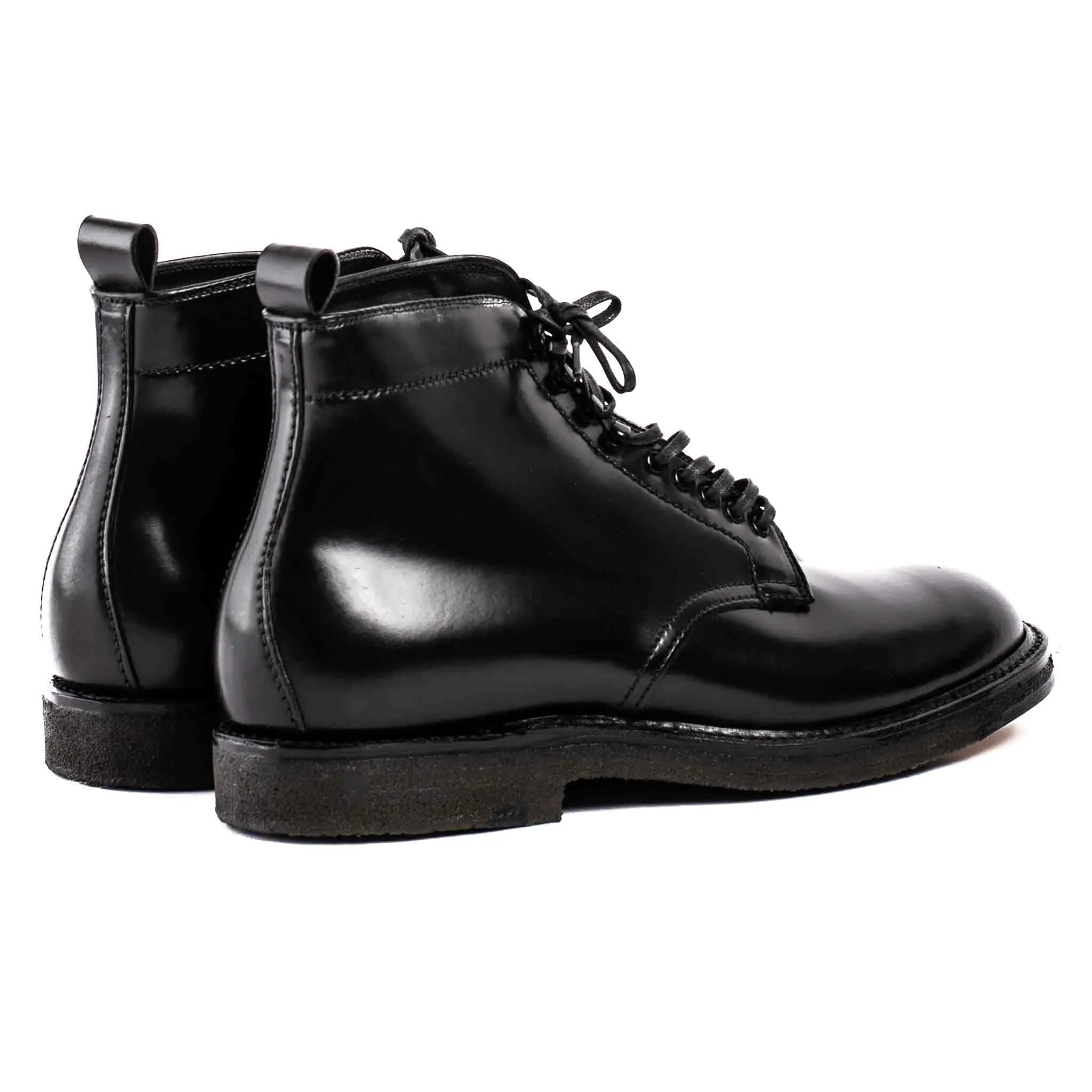 Botte Alden à bout rond en cordovan noir avec semelle en crêpe