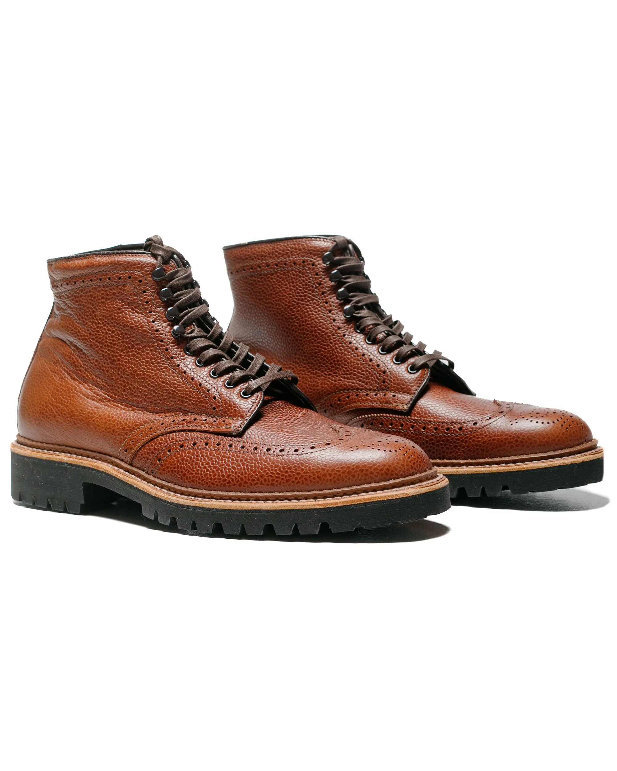 Botte courte Alden en grain de scotch marron avec semelle à crampons