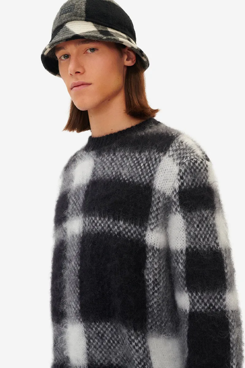 PULLOVER EN MOHAIR BROSSÉ À CARREAUX NOIR ET BLANC