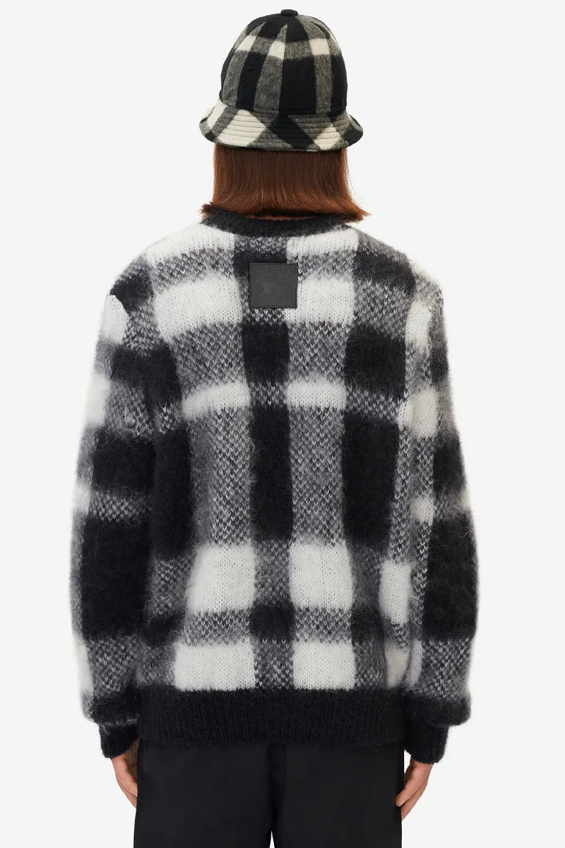 PULLOVER EN MOHAIR BROSSÉ À CARREAUX NOIR ET BLANC