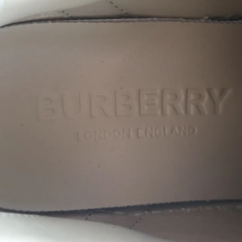 Burberry Vintage Check et Sneakers Basses en Cuir Archive Beige Taille 35.5