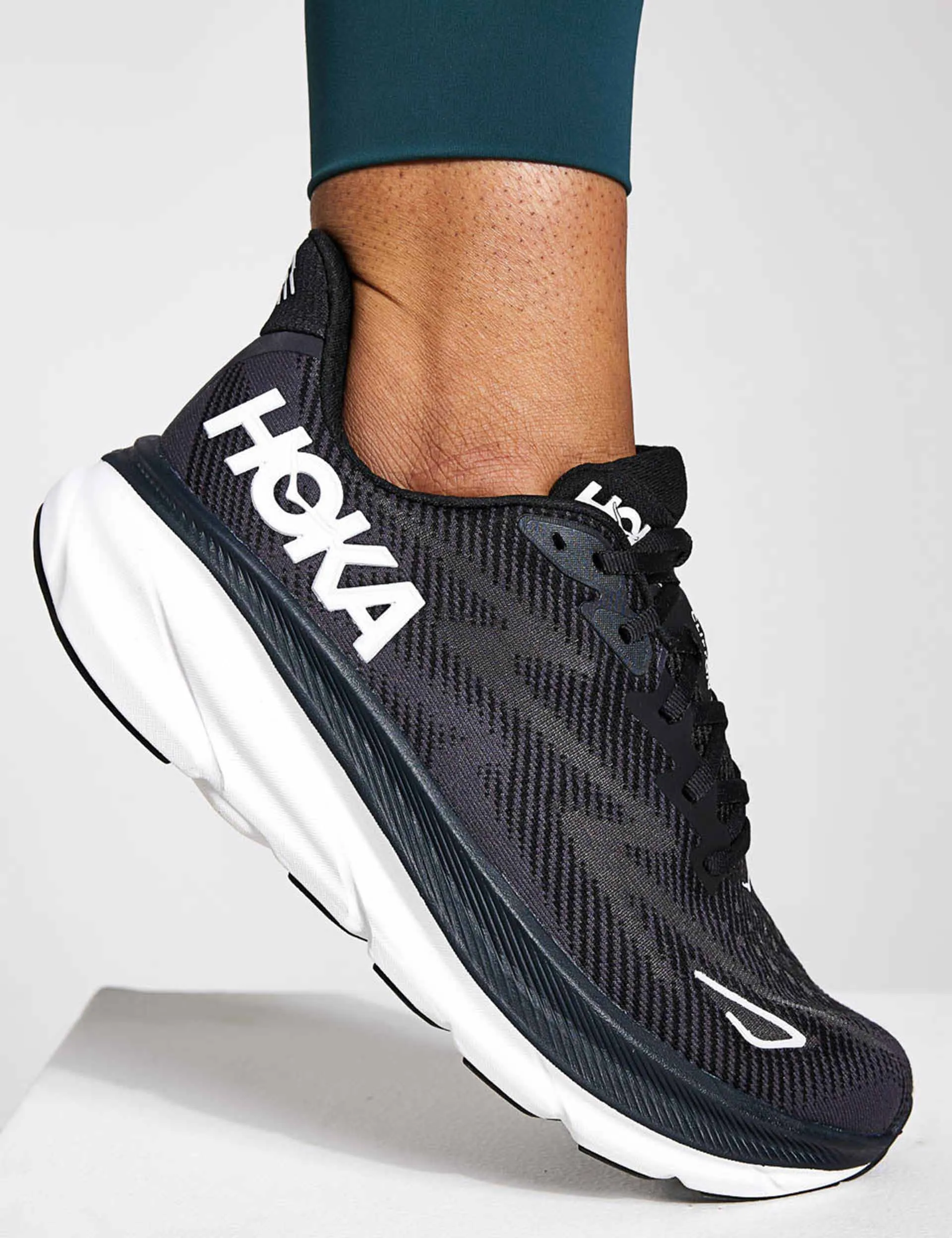 Clifton 9 - Noir/Blanc