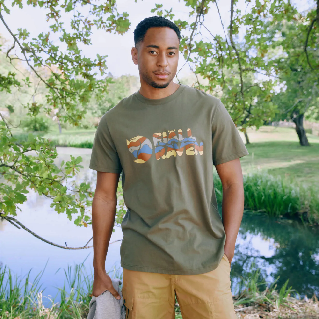 Vêtements Fjallraventees Hommes T-shirt à logo multicolore Fjallraven Vert laurier