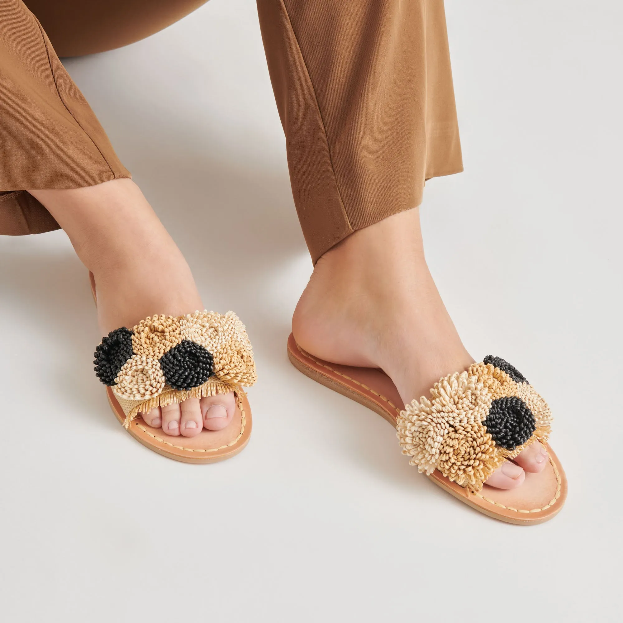 SANDALES DANELA NOIRES EN RAFFIA NATUREL
