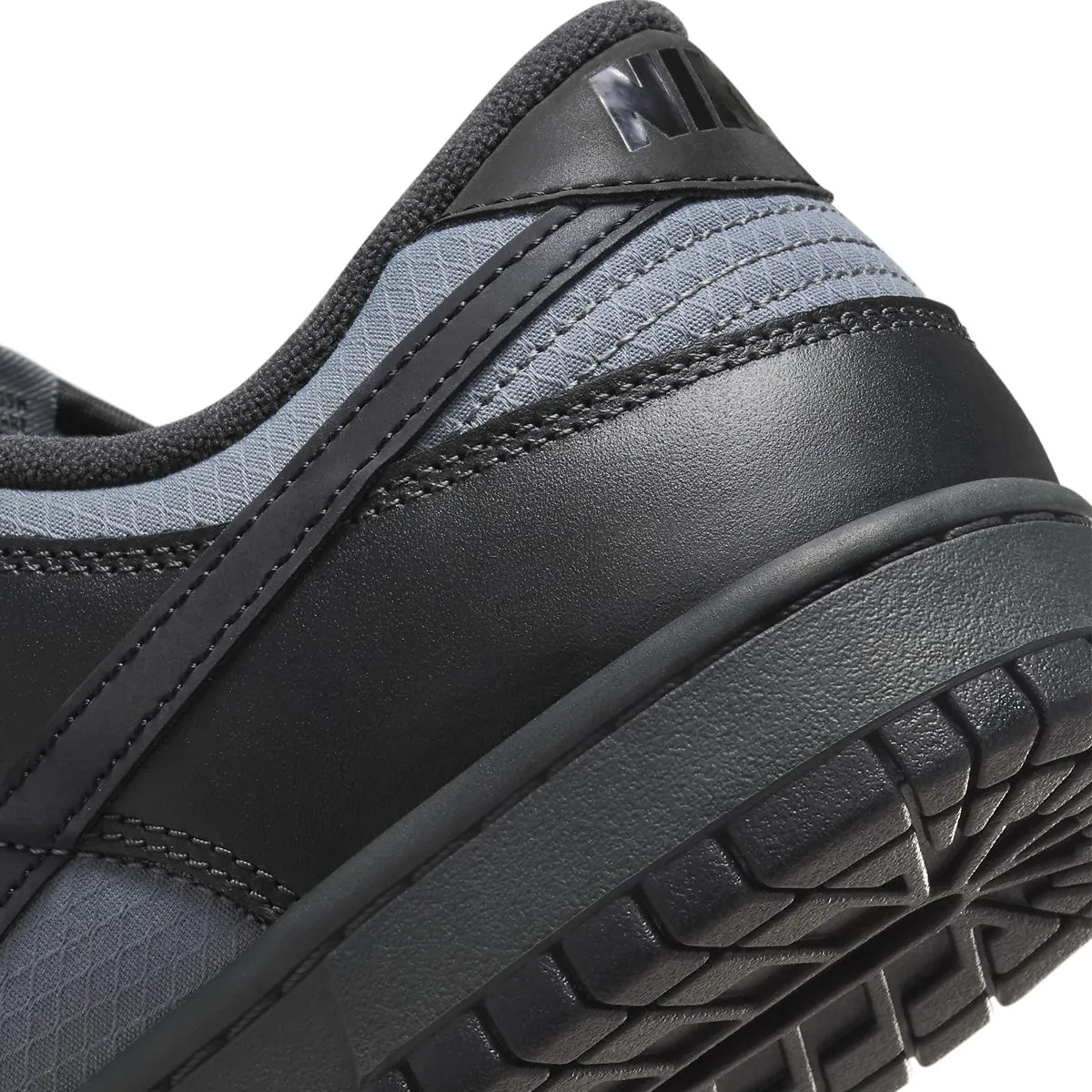 Dunk Low Retro SE 'Noir Off Gris Fumé'