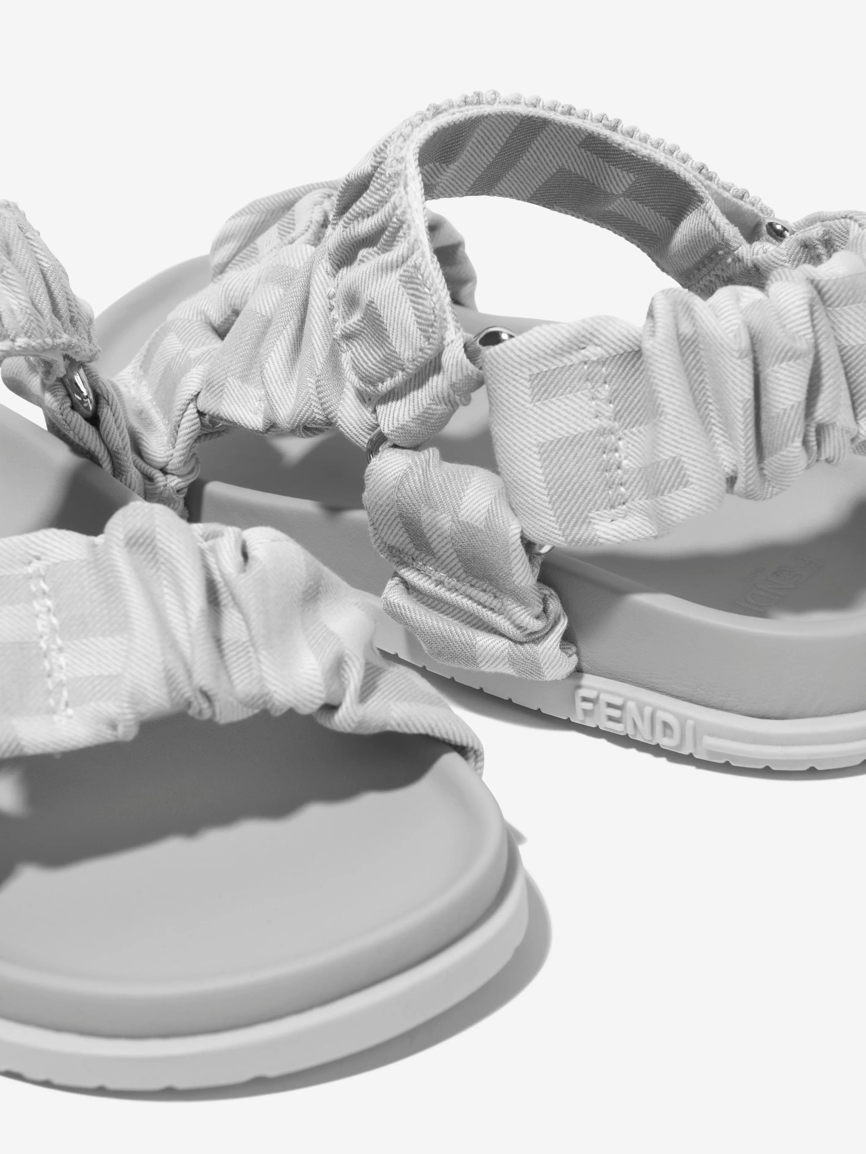 Sandales Fendi Kids à logo FF en gris