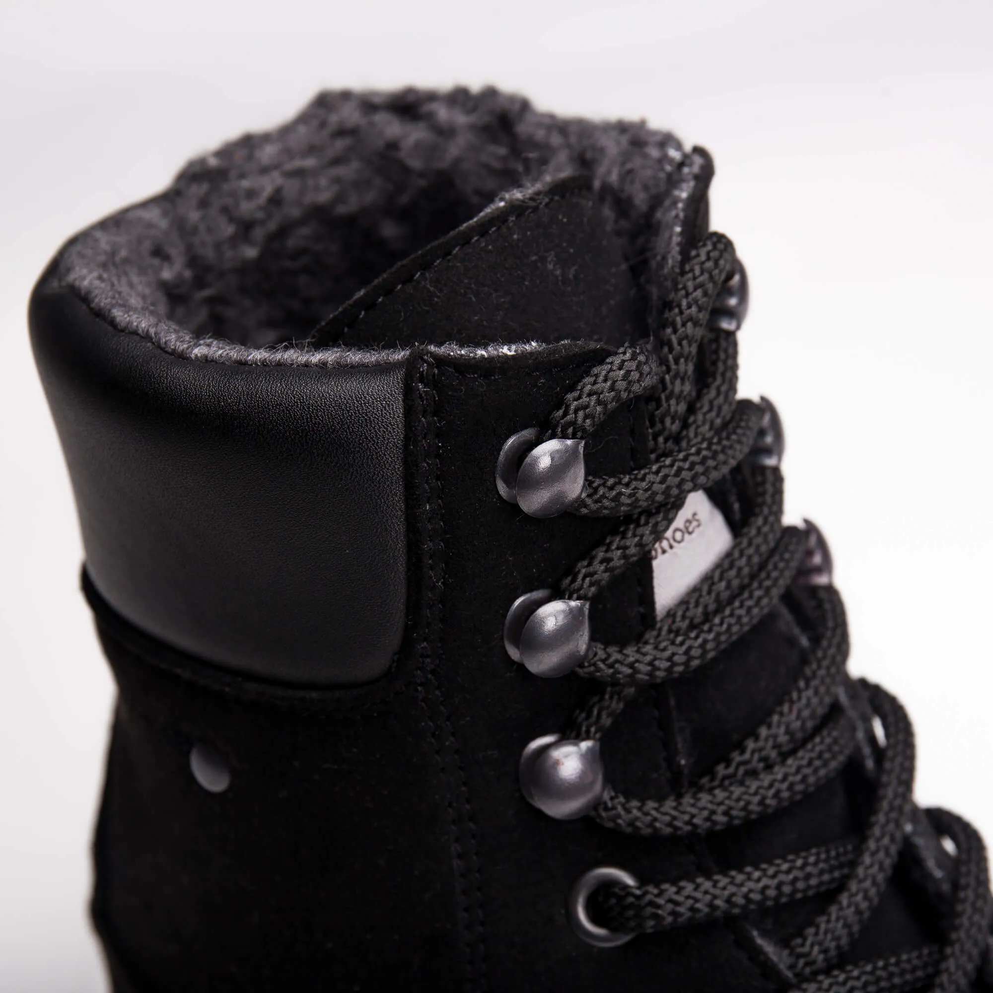 Bottes de montagne isolées unisexes en simili vegan Gadea | Noir