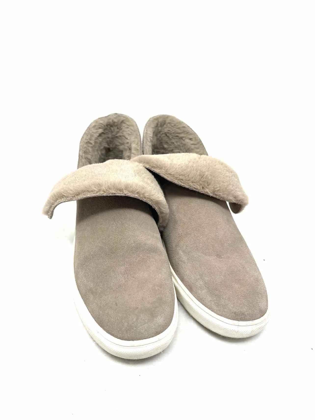 Bottes Gianni Bini Taille 8 en Suède Taupe avec Garniture en Fausse Fourrure