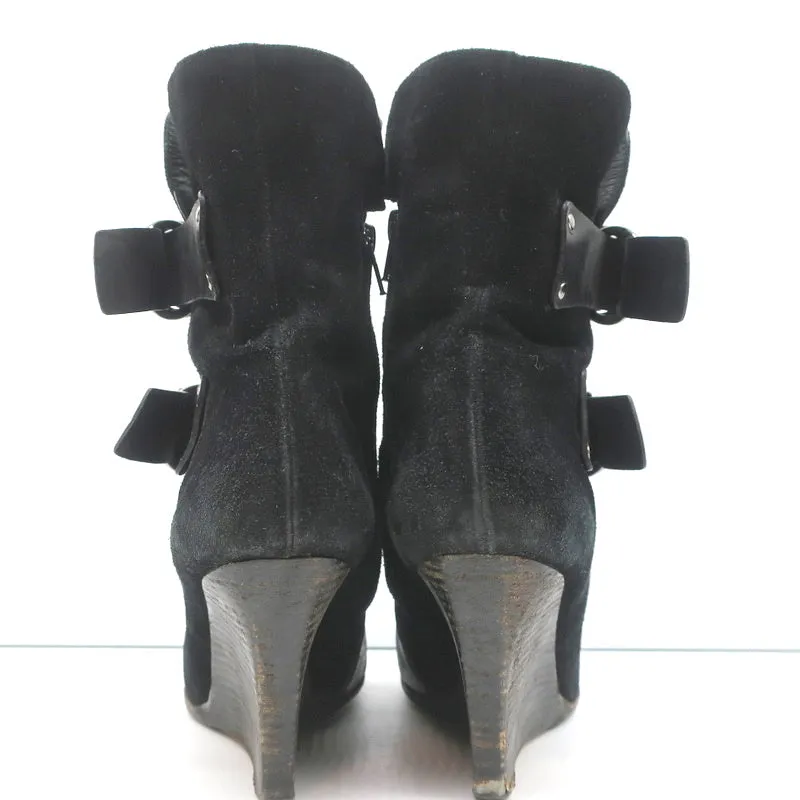 Bottes à cheville à plateforme Givenchy en daim noir avec boucle, pointure 36.5, bout pointu