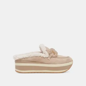 JAMEY BASKETS DOUCE AUX COULEUR TAUPE EN DAIM