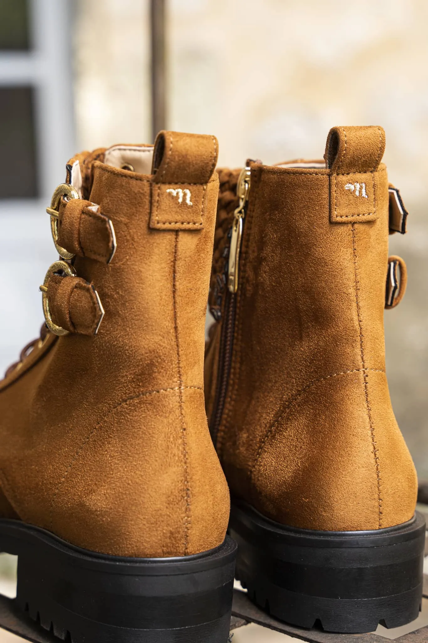 Bottes mi-suède vegan tressées Mirage | Noisette