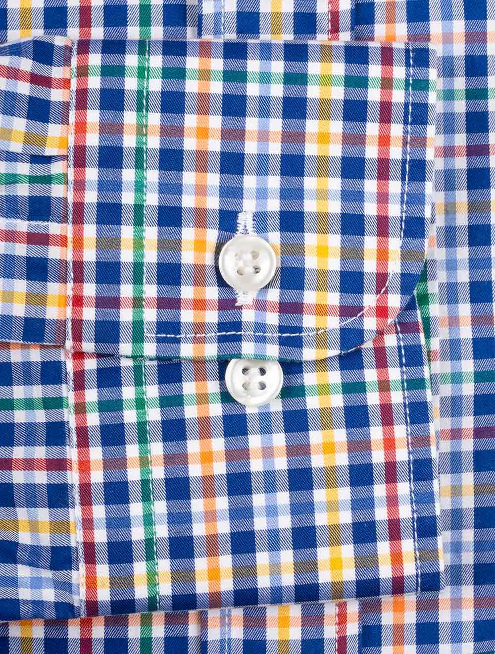 Chemise à carreaux multiples avec boutons