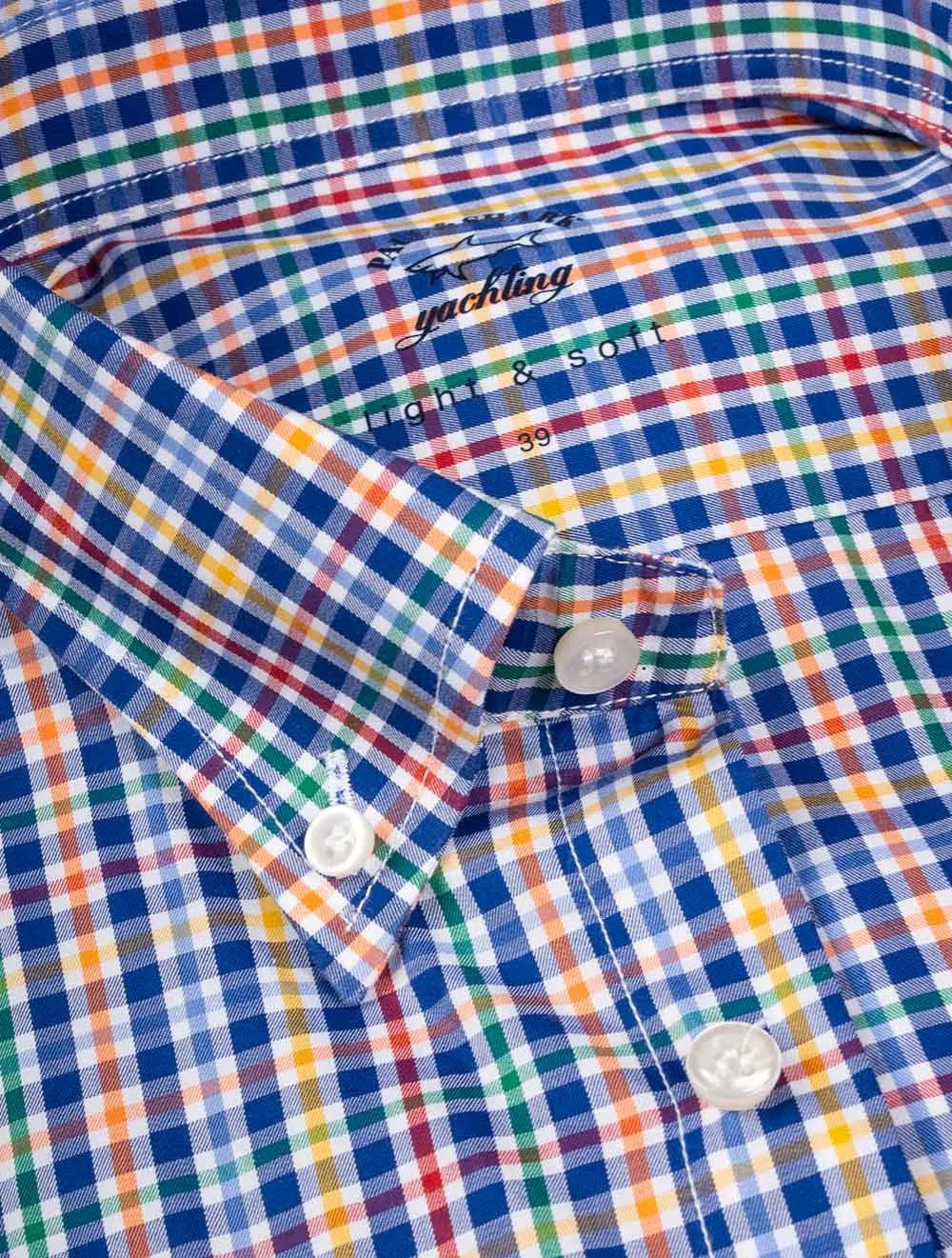 Chemise à carreaux multiples avec boutons