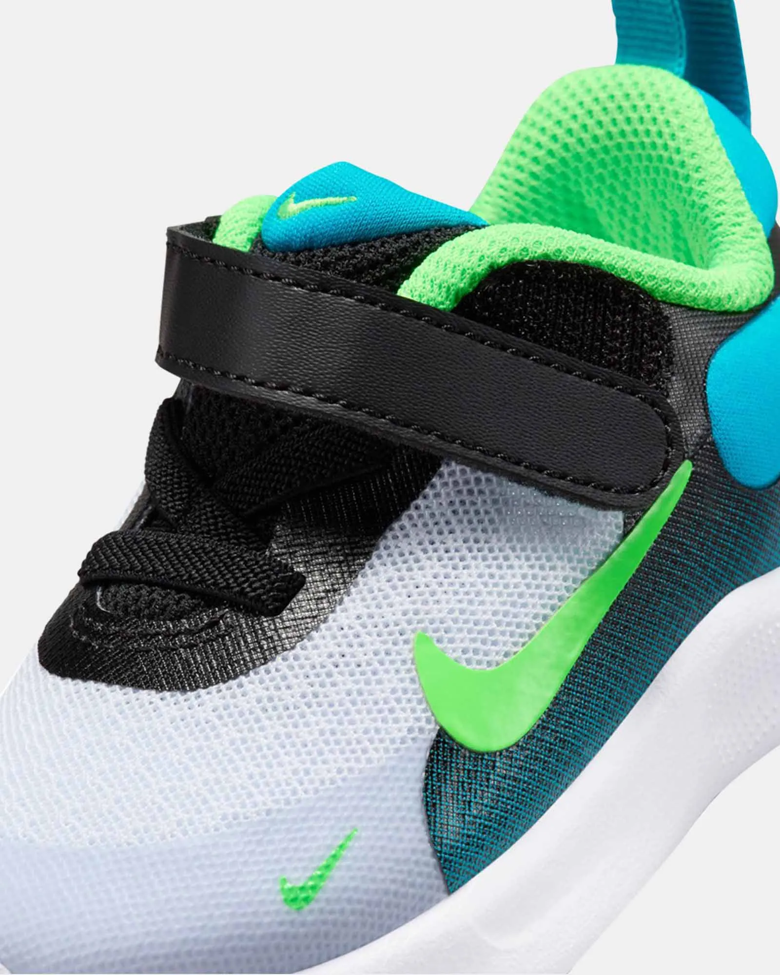 Chaussures Nike Kids' Revolution 7 pour bébé Noir/Vert Strike/Gris
