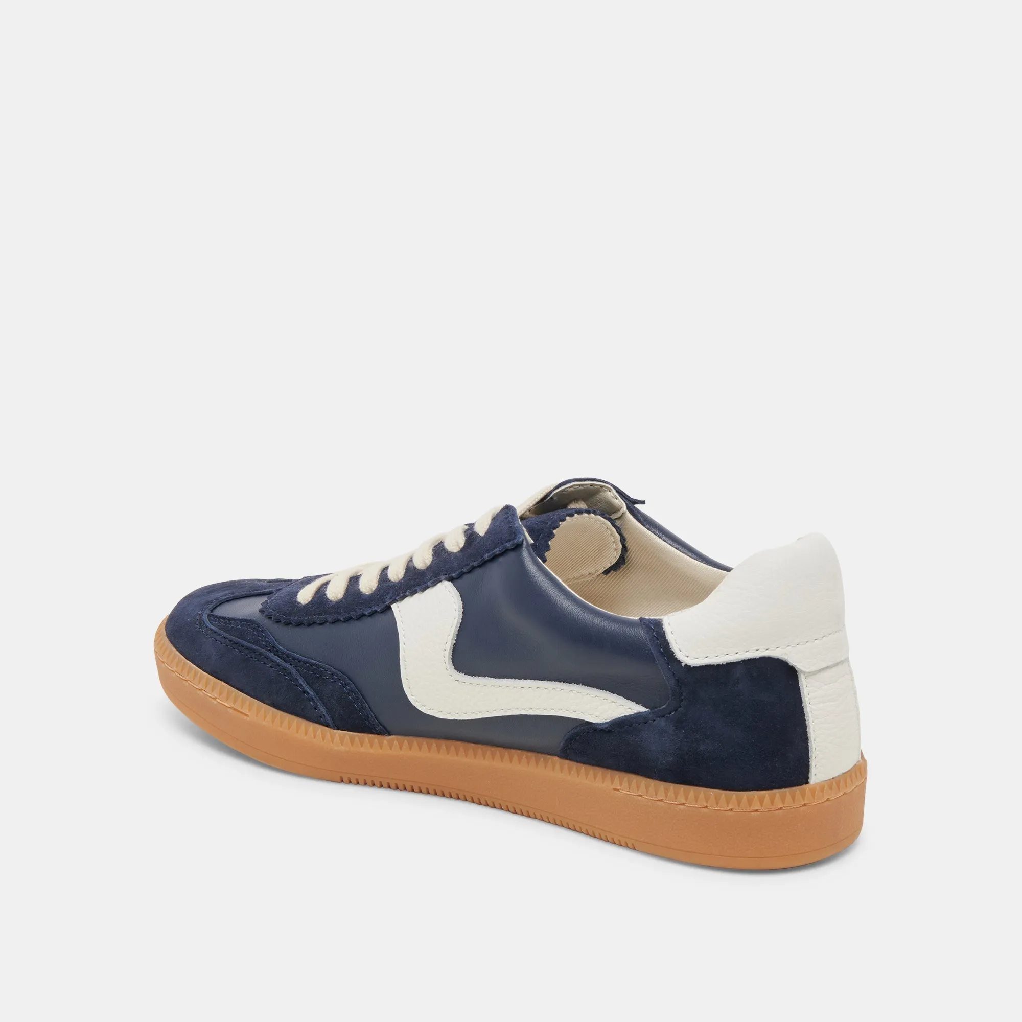 BASKETS NOTICE EN DAIM BLEU MARINE