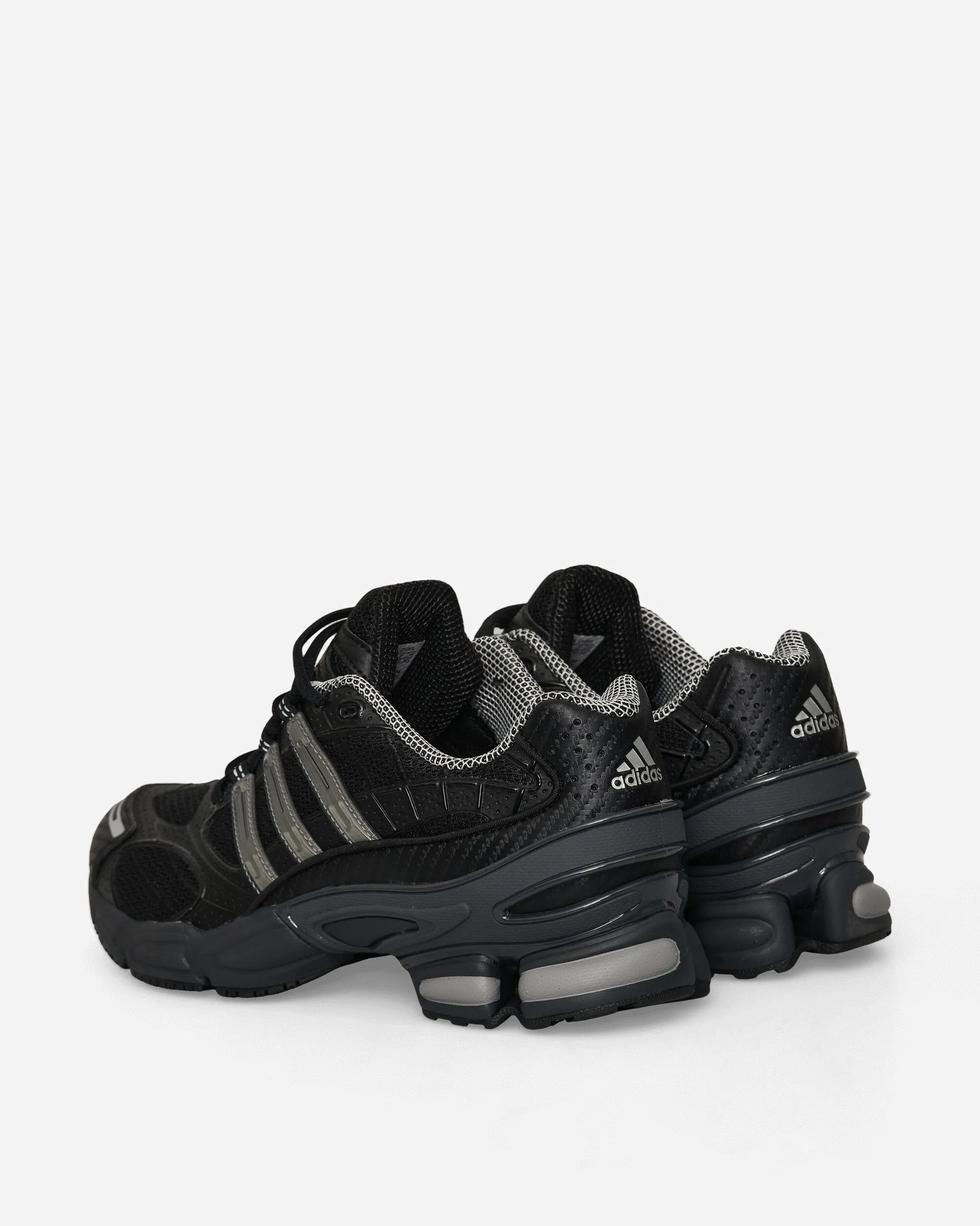 Ozweego Pro Sneakers Noir de Base / Métallique Fer / Gris Six