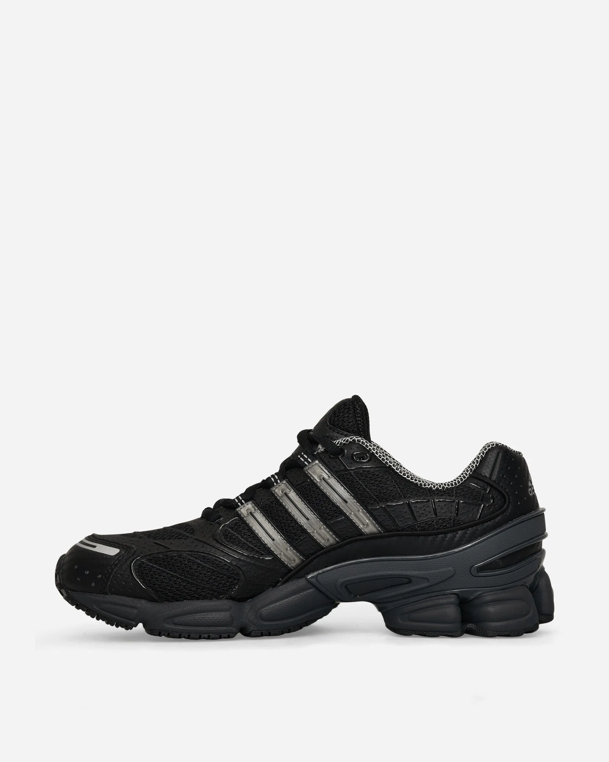 Ozweego Pro Sneakers Noir de Base / Métallique Fer / Gris Six