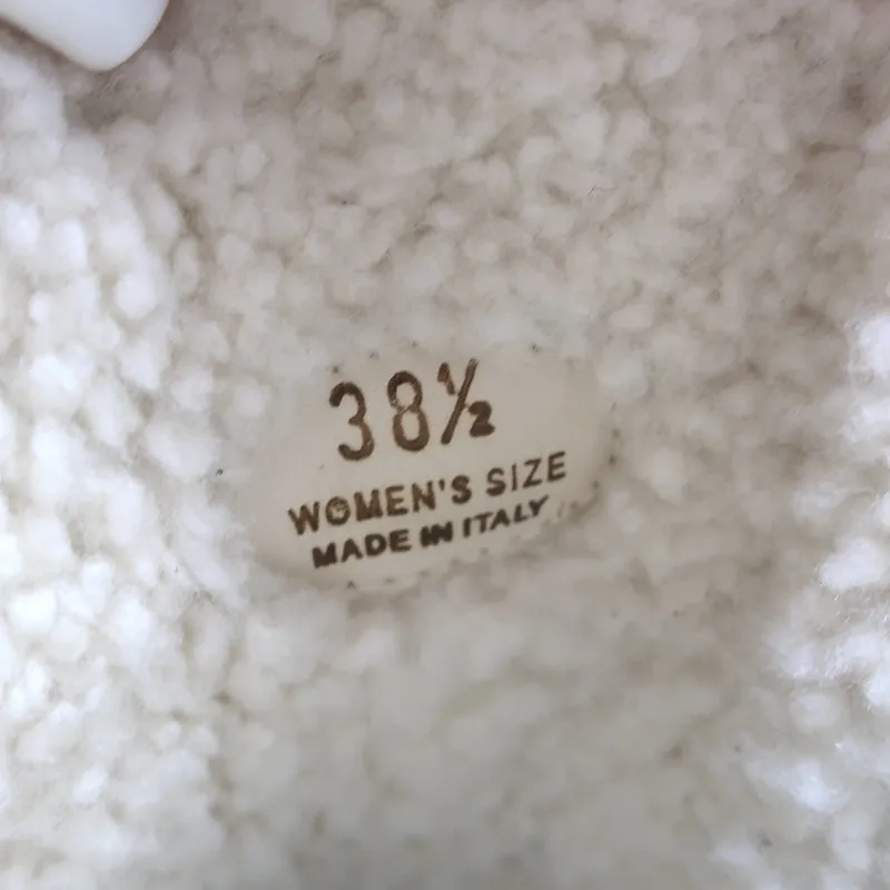 Bottes Roger Vivier Walky Viv à boucle cristal en daim beige doublées en shearling taille 38.5