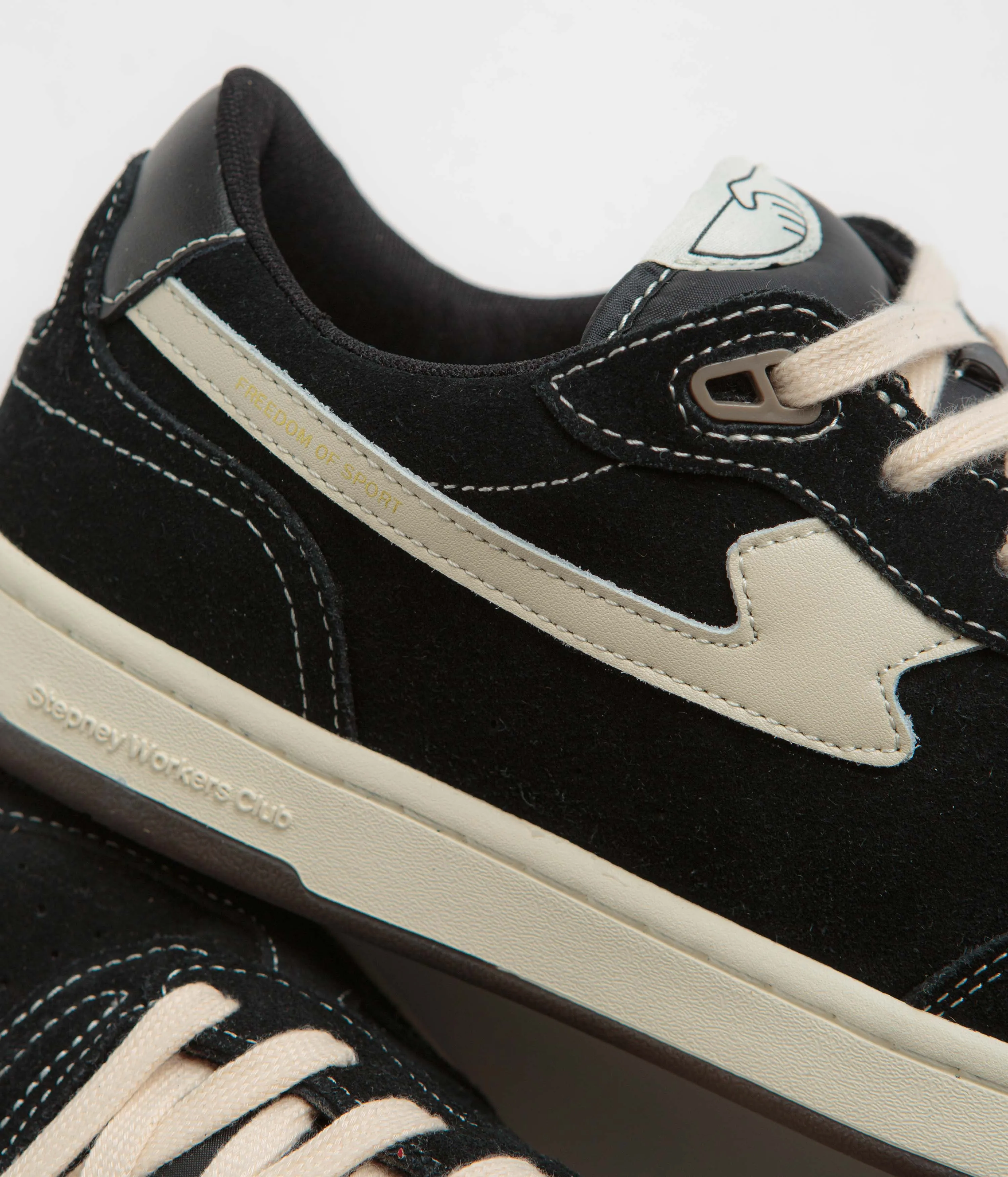 Stepney Workers Club Pro Cup 01 S-Strike Chaussures en Suède - Noir / Blanc Chaussures Stepney Workers Club