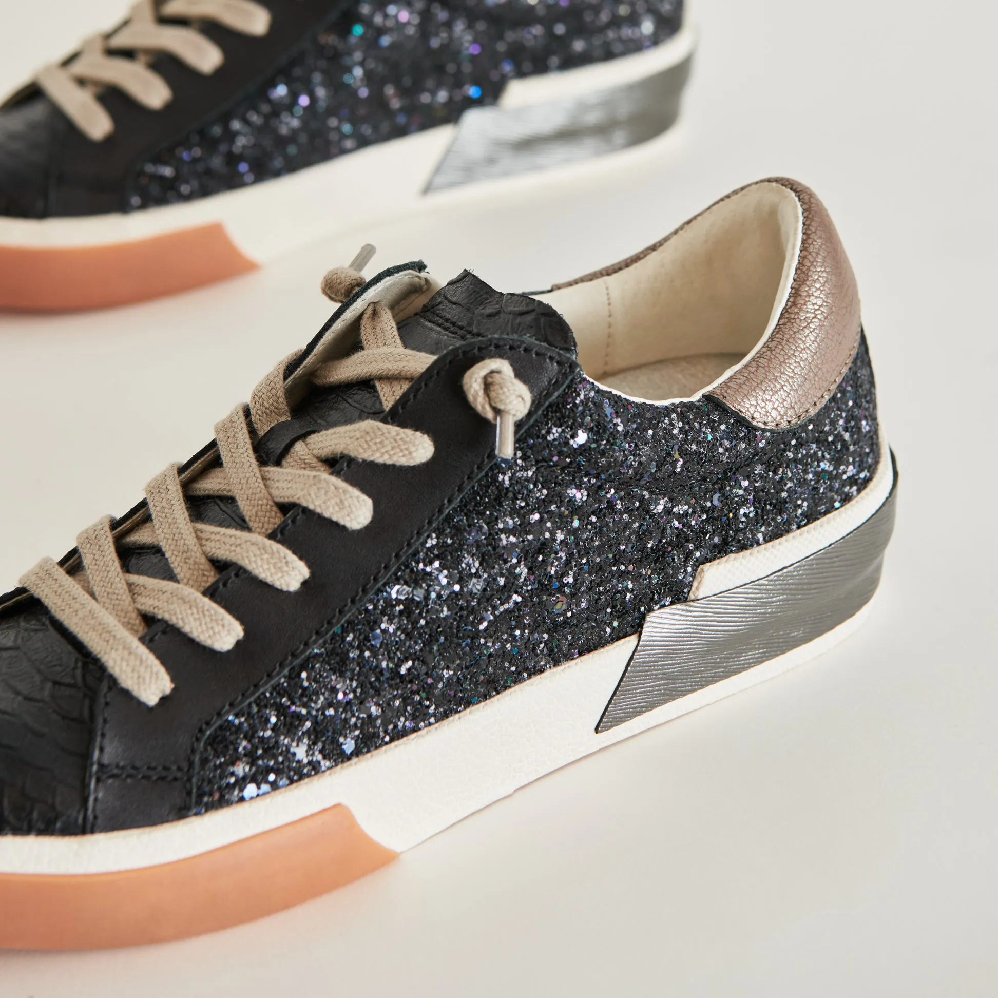 ZINA SNEAKERS NOIR BRILLANT PAILLETTES